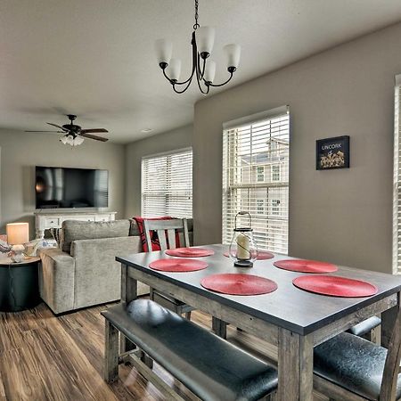 Newly Built Townhome - 3 Mi To Uark Campus! Fayetteville Bagian luar foto